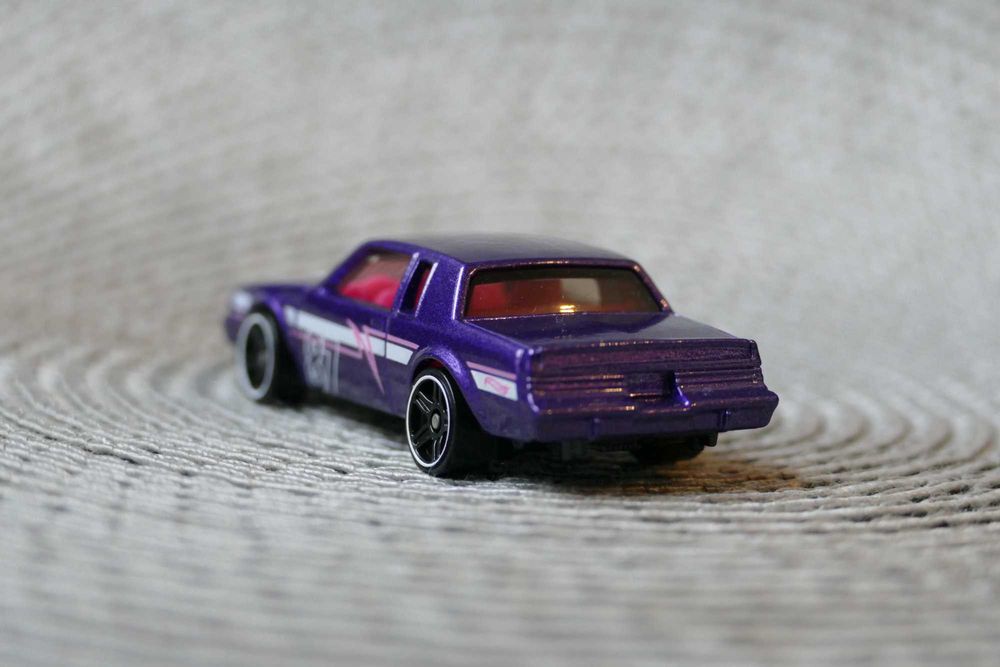 Hot Wheels autko 'Resorak' '87 BUICK REGAL GNX TH edycja 2026r.