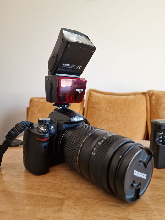 Nikon D5000, 2 obiektywy, teleobiektyw, lampa, lustrzanka, aparat