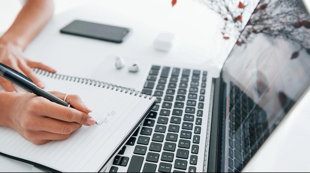 Ekspresowe tłumaczenia | Jakość PREMIUM | Wycena w kilka minut