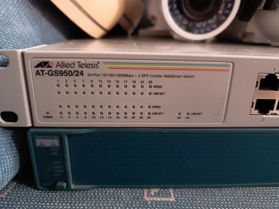 3 Câmeras CCTV + 2 switches 24P