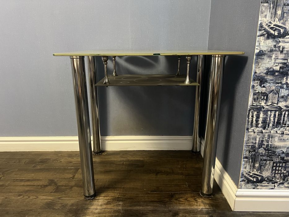 Продам скляний стіл! Дешево! Самовивіз