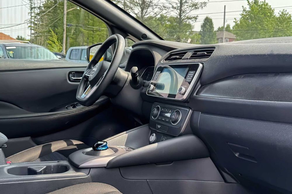 Nissan LEAF S      2023