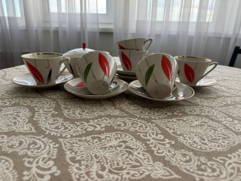 Продам сервізи неповні