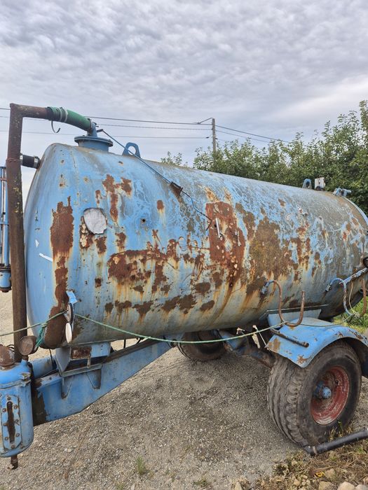 Beczkowóz 3500l  uszkodzony