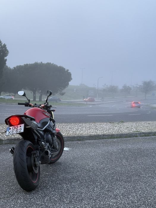 Moto Yamaha XJ6 2012