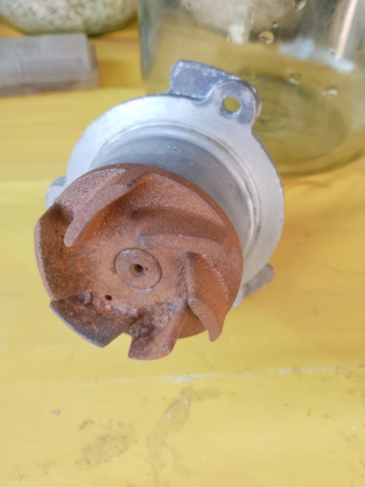 Насос охлаждающей жидкости