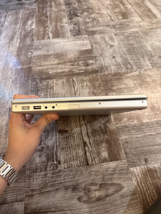 Laptop Apple MacBook Pro model A1260 2008r