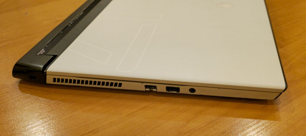 Неробочий Alienware m17 r4