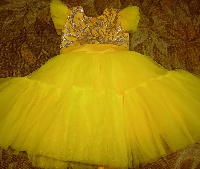 Дитяча святкова сукня