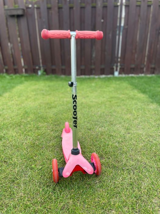 Hulajnoga- trzykołowa