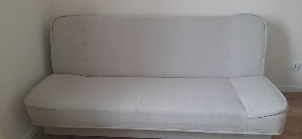 beżowa używana sofa