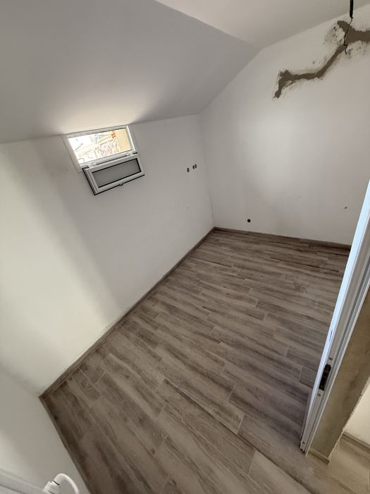 Arrenda-se– Moradia com 4 T1 + 1 T2 – 2.500€