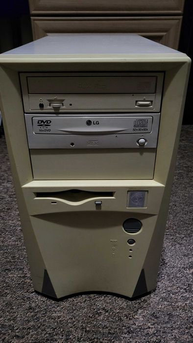 Раритетні комп'ютери та ноутбук (Pentium 2, 3, 4)