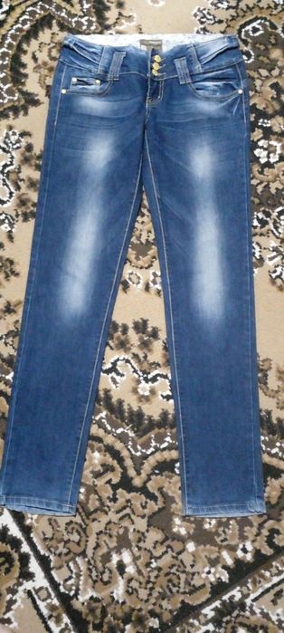 Джинси жіночі різні