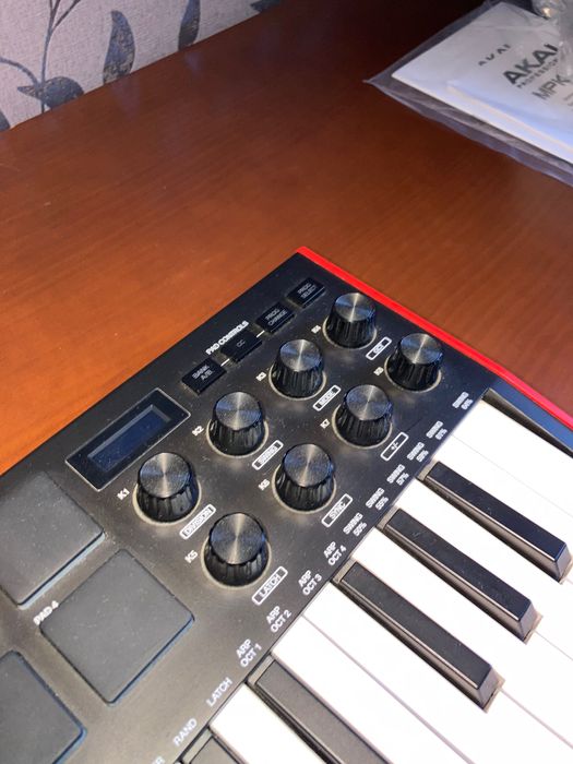 Міді-клавіатура Akai MPK MINI MK3