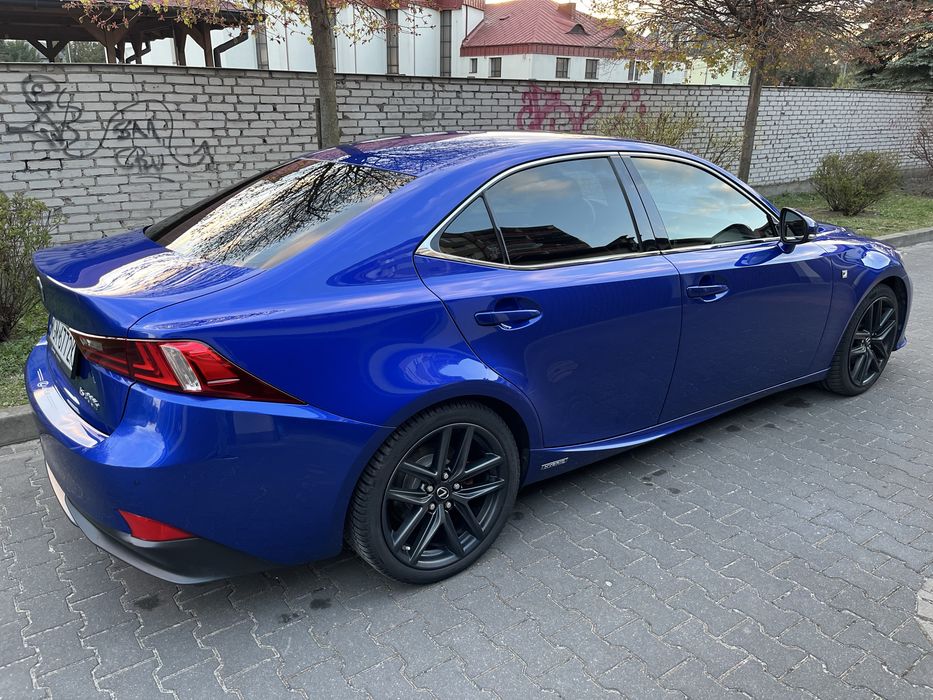 Lexus is 300h fsport