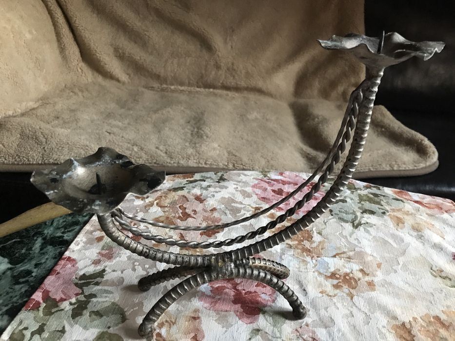 klasyczny świecznik dwuramienny z prl metaloplastyka