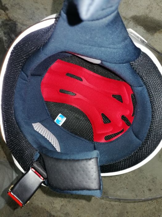 Capacete branco tamanho pequeno