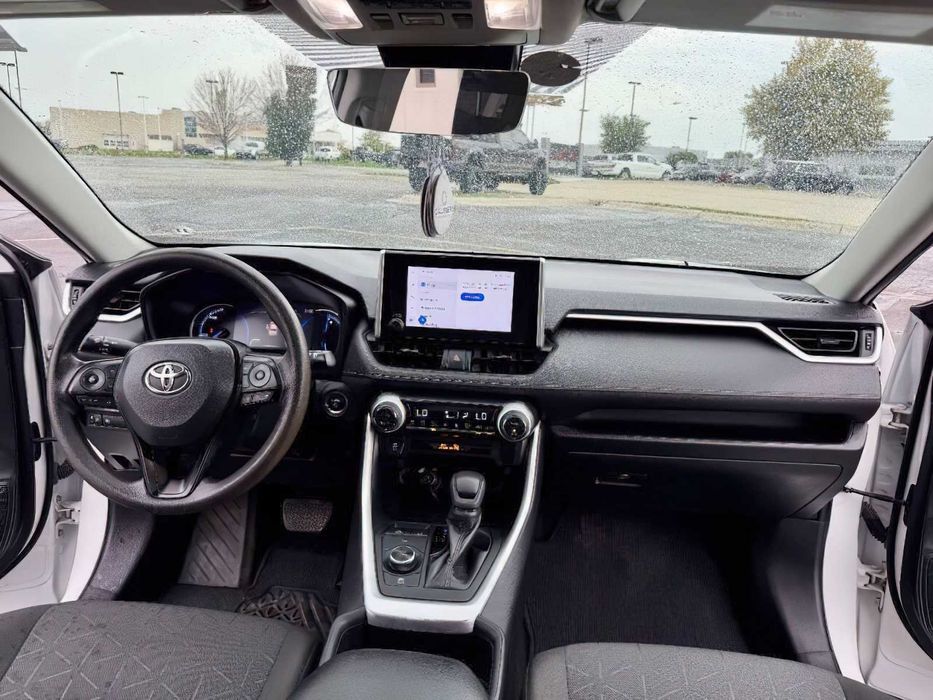 Toyota RAV4 2.5 Hybrid      2023