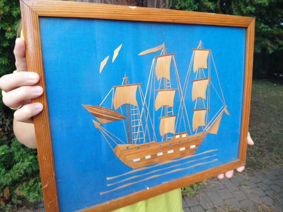 Obraz wyklejany ŻAGLÓWKA - PŁASKORZEŹBA na błękitnym tle W RAMIE 43x33