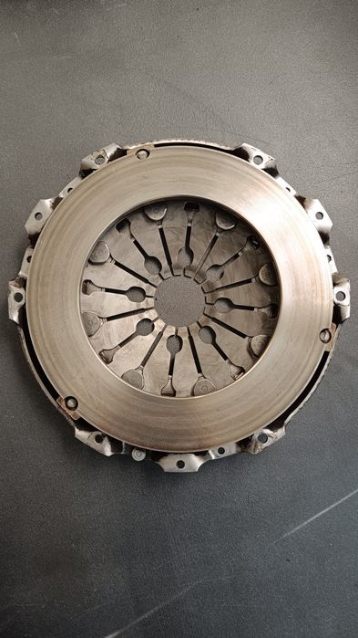 Комплект Зчеплення Valeo 837397
Комлект зчеплення з двомасовим