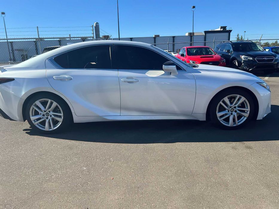 Lexus IS 300      2021