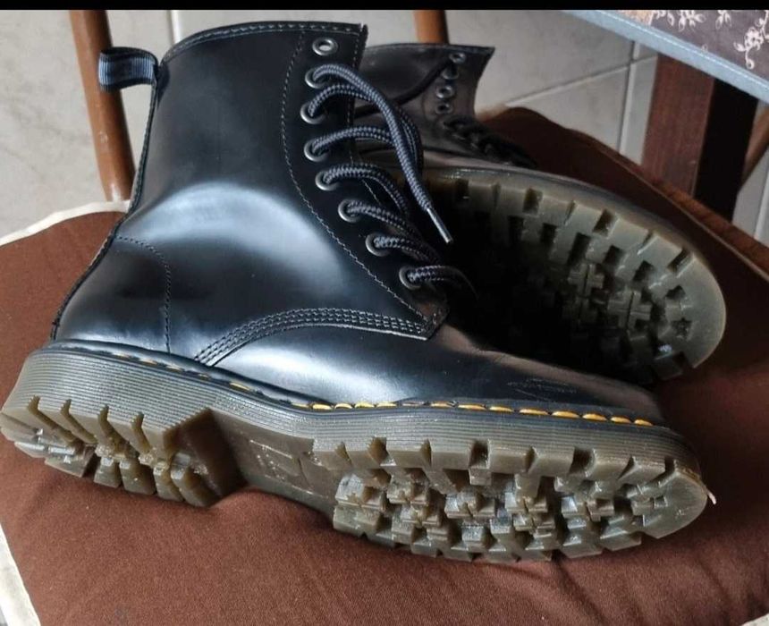 Botas envernizadas
