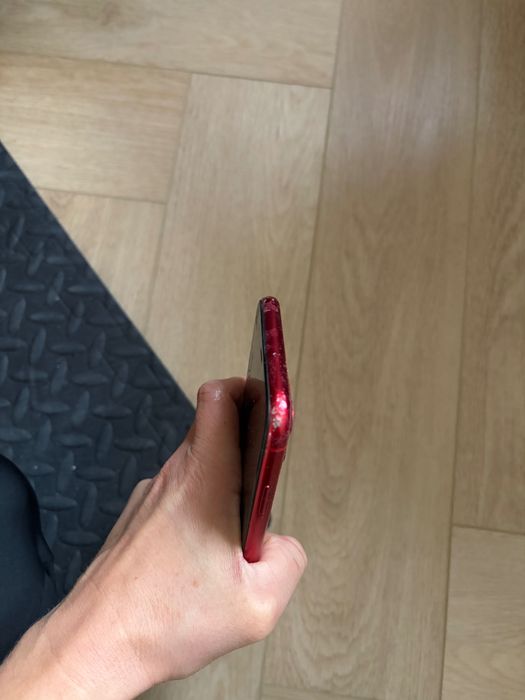 Używany IPhone 11 czerwony