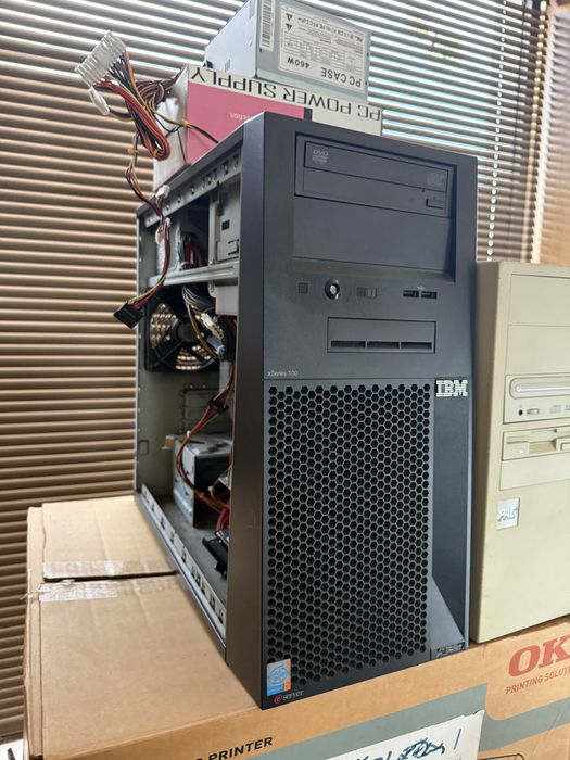 Computadores, placas, cabos etc.