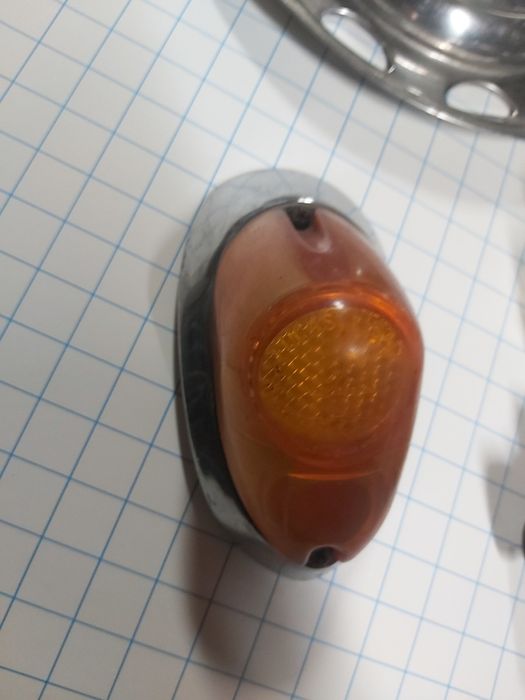 Lote peças automóvel antigo clássico - farolin, jantes, bomba óleo