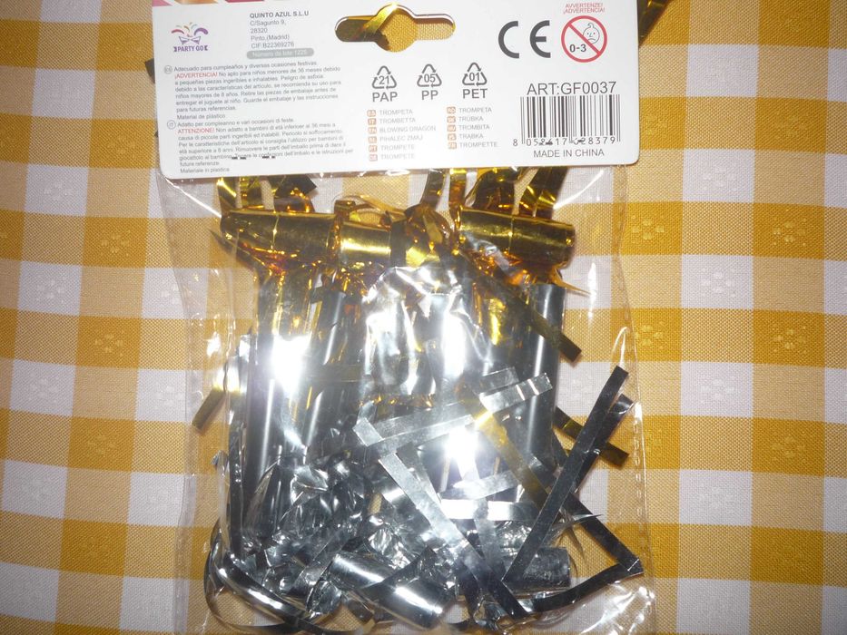 Cornetas festa (Novas) embaladas: 0,50 cêntimos