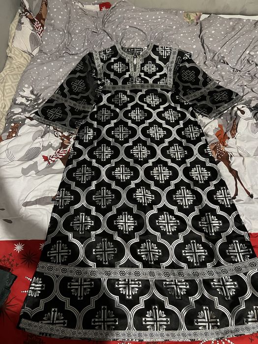 Чорний Дияконський стихарь підходить і для паламаря.