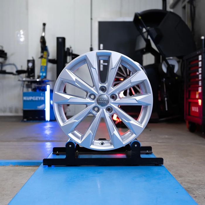 NOWE ORYGINALNE Felgi 18" Audi A3 A4 A6 A8 Q2 Q3 TT