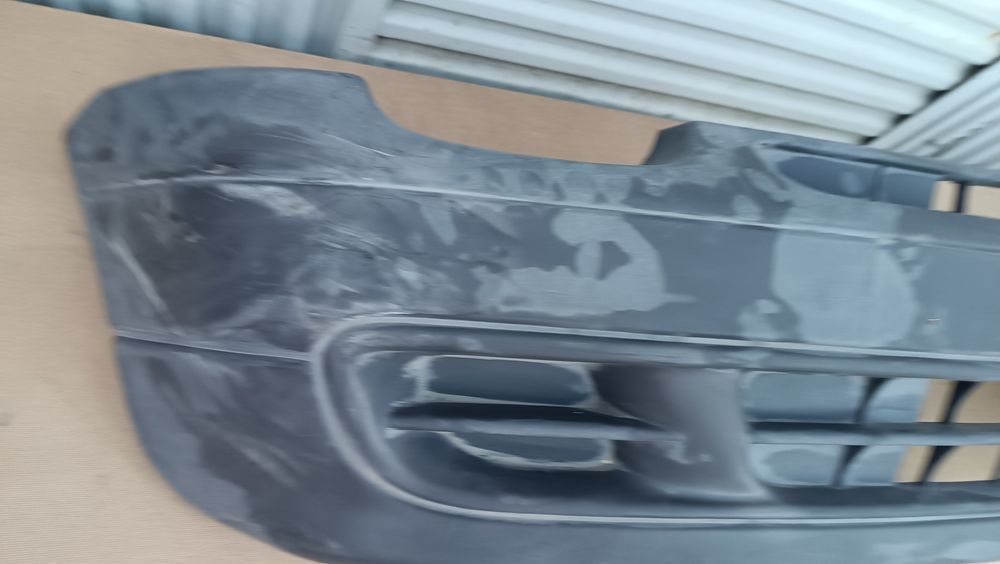 Vendo parachoque de frente Renault Twingo ano 1992/98