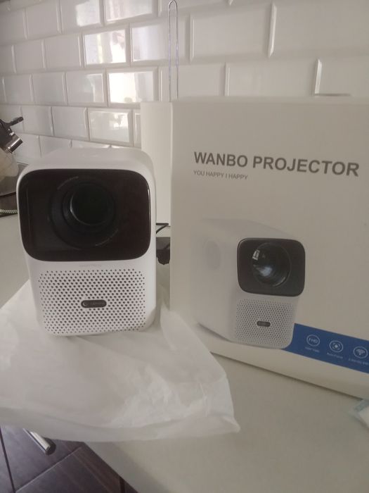 Projektor  Wanbo t4 Full HD Jak nowy OKAZJA! Rzutnik