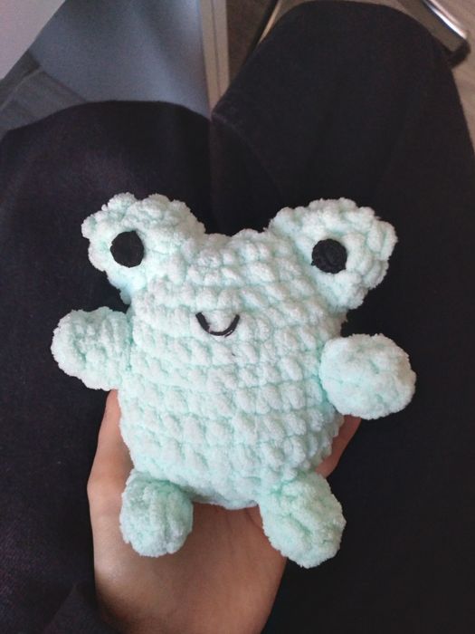 Mięciutka puchata żabka