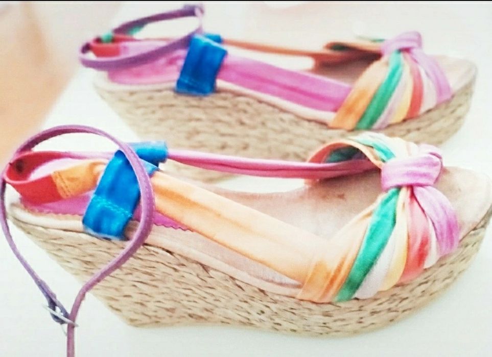 Sandálias Cunha Coloridas