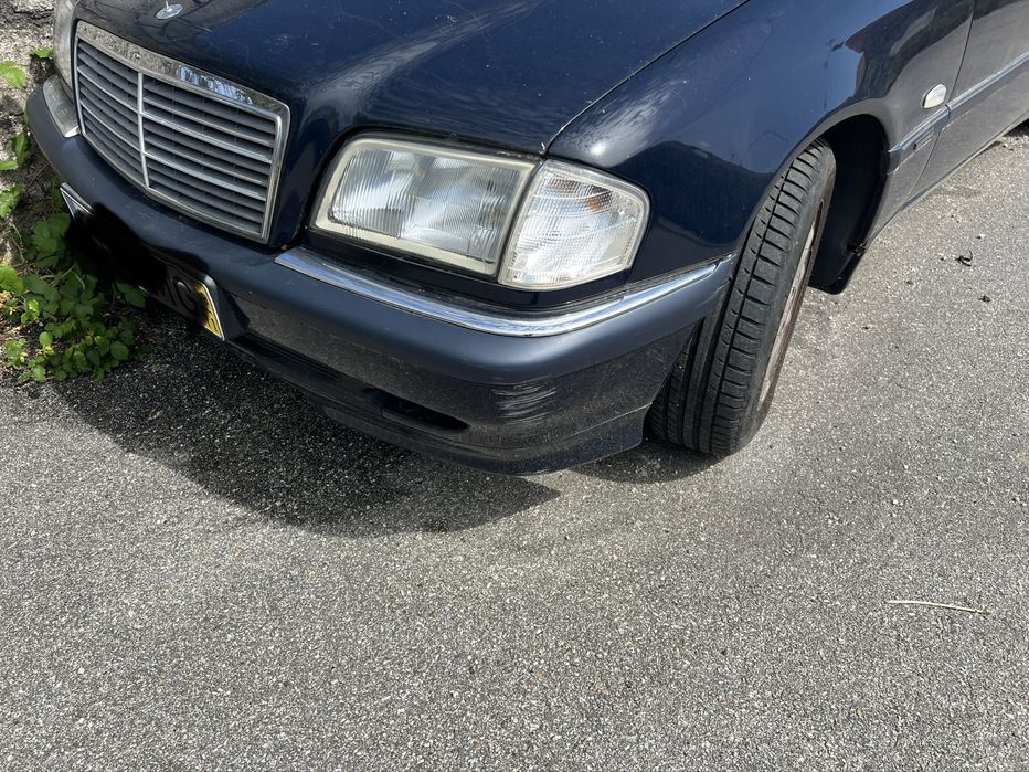 Mercedes C 180 gasolina.