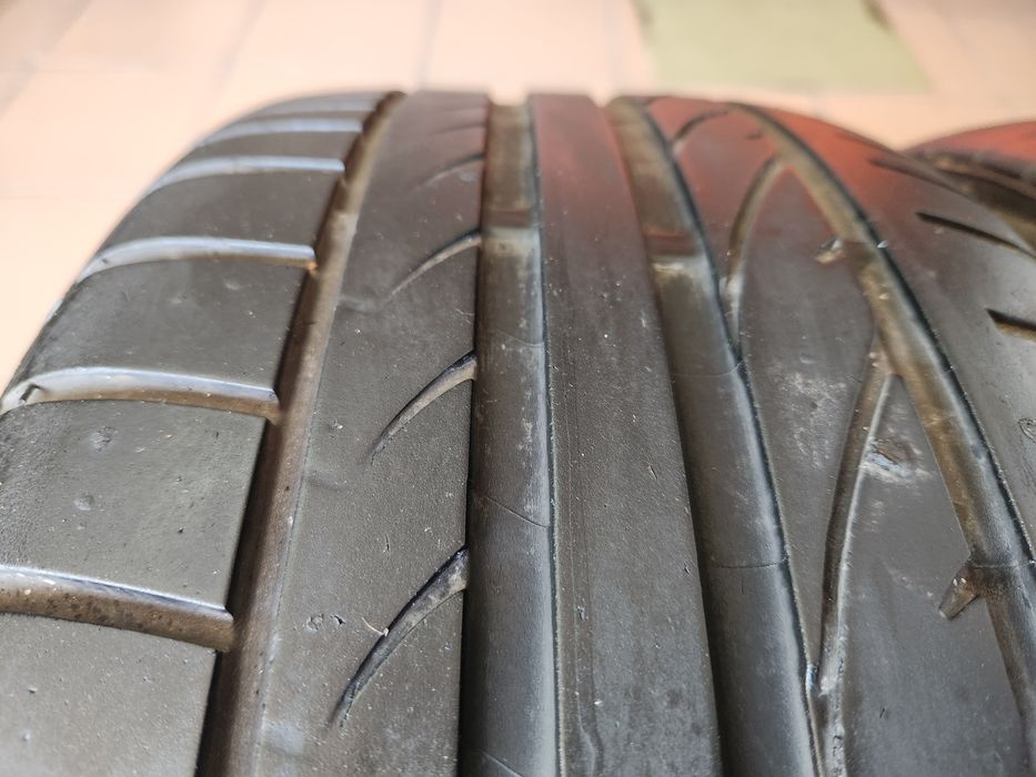 Pneus Bridstone Porenza 225/40/R18 usados