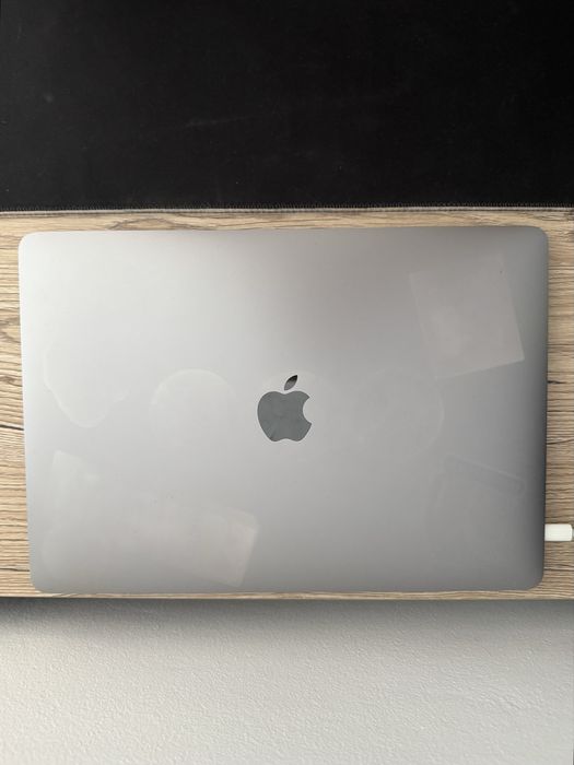 Apple MacBook Pro 13 touchbar