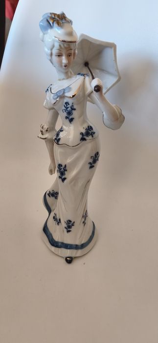 Estatueta dama antiga porcelana  30 cm