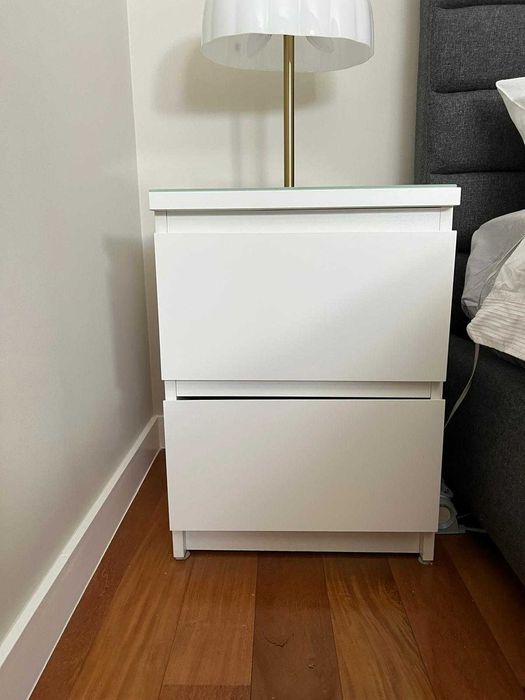 Mesa de Cabeceira IKEA MALM Branca – 2 Gavetas (40x55 cm)