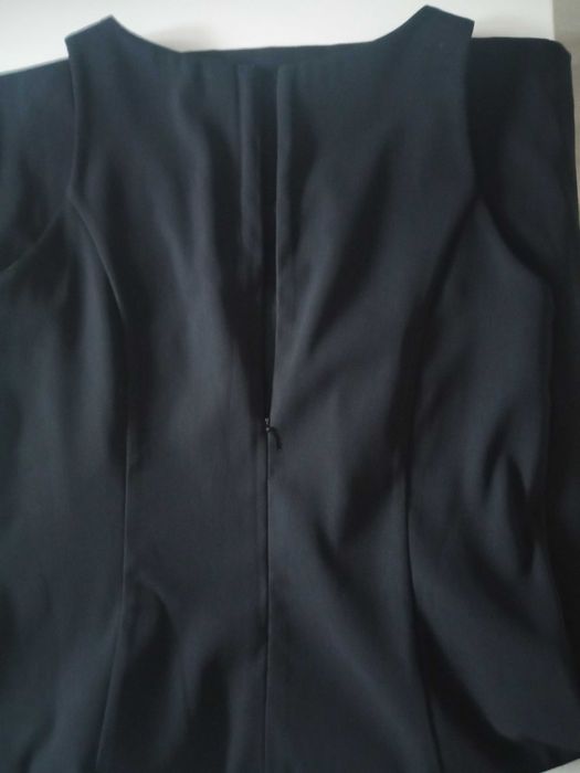 Olsen prosta sukienka wizytowa mała czarna r M/L
