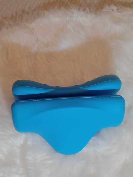 Poduszka ortopedyczna łagodząca ból szyi trakcja szyjna