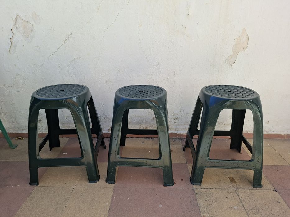 3 Bancos de Plástico Verdes – Exterior/Jardim – Conjunto
