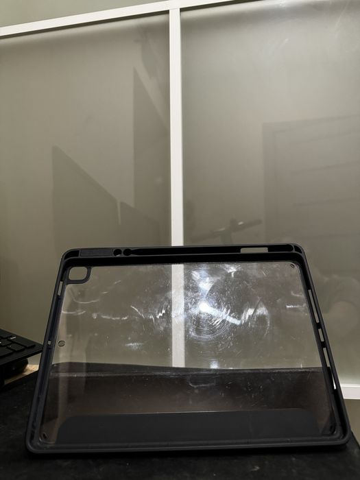Продам чохол для IPad 9 generation