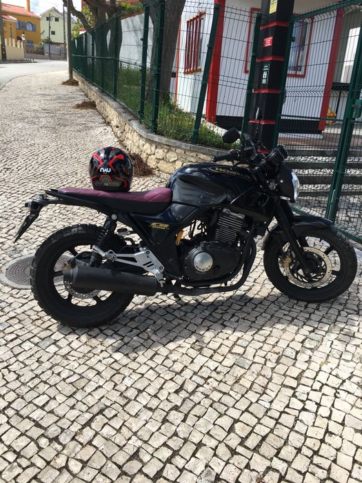 Honda CB500 estilo racer