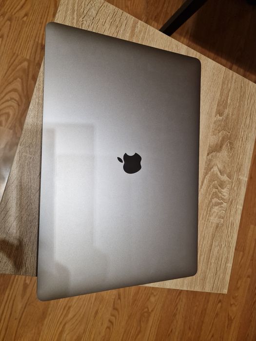MacBook Pro 16" (2019, i7/32GB/512GB SSD) – bardzo dobry stan,