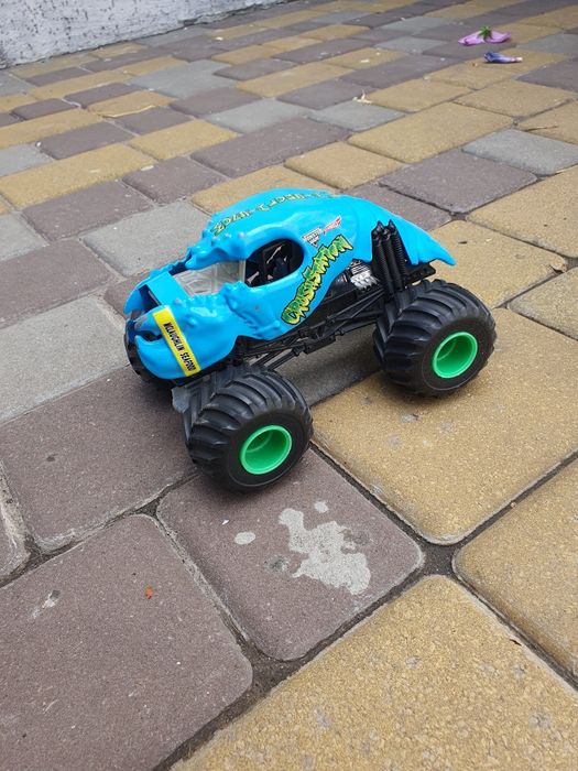Машинки Hot wheels monster truck