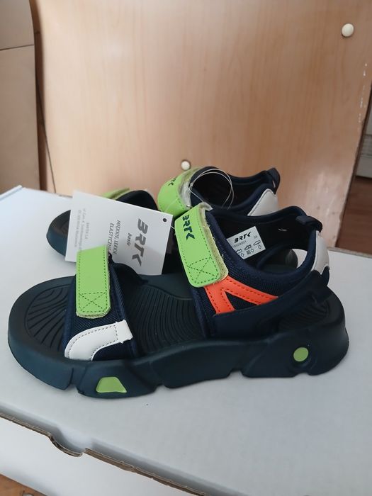 Sandały Bartek nowe r36